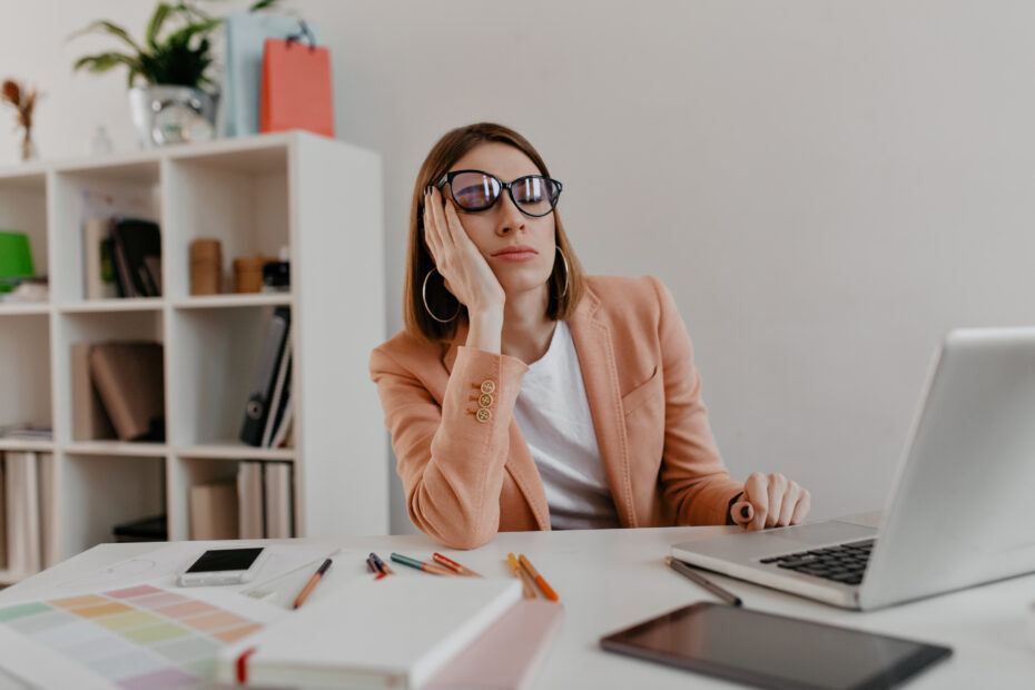 Anne-Sophie Fontanet Sophrologue à cergy stress au travail, anxiété, charge mentale, burn-out, dépression, sommeil, troubles du sommeil